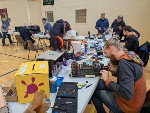Lire la suite à propos de l’article Repair Café du 29 novembre à la salle de l’AVAUT
