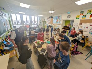 Lire la suite à propos de l’article Repair Café en classe… et au bar – retour sur l&rsquo;expérimentation à Neuvy-en-Mauges